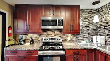 House (2 Bedrooms) | Property amenity