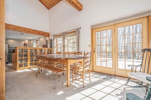 Nhà, nhiều giường, lò sưởi | Khu ăn uống