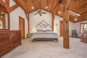 Nhà, nhiều giường, lò sưởi | 4 phòng ngủ, trang trí khác biệt 