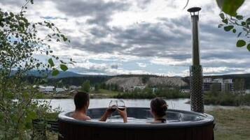Utendørs boblebad