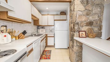 Studio (4 Bedrooms) | Property amenity