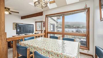 Studio (4 Bedrooms) | Property amenity