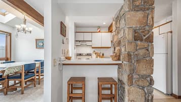 Studio (4 Bedrooms) | Property amenity