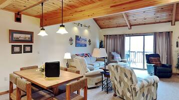 House (3 Bedrooms) | Property amenity