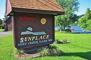 House (3 Bedrooms) | Property amenity - Sunplace 07 by Taylor Made Deep Creek (McHenry)