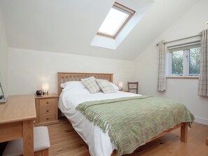 2 عدّة غرف نوم وواي فاي مجانًا وملاءات أسرّة