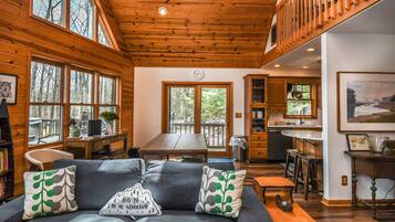 House, Multiple Beds, Hot Tub | Living room | TV, fireplace