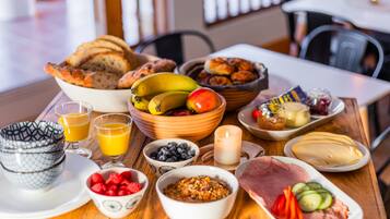 Desayuno buffet incluido todos los días