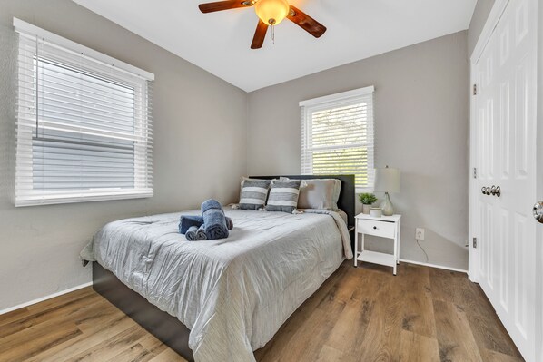 2 bedrooms, iron/ironing board, free WiFi, bed sheets