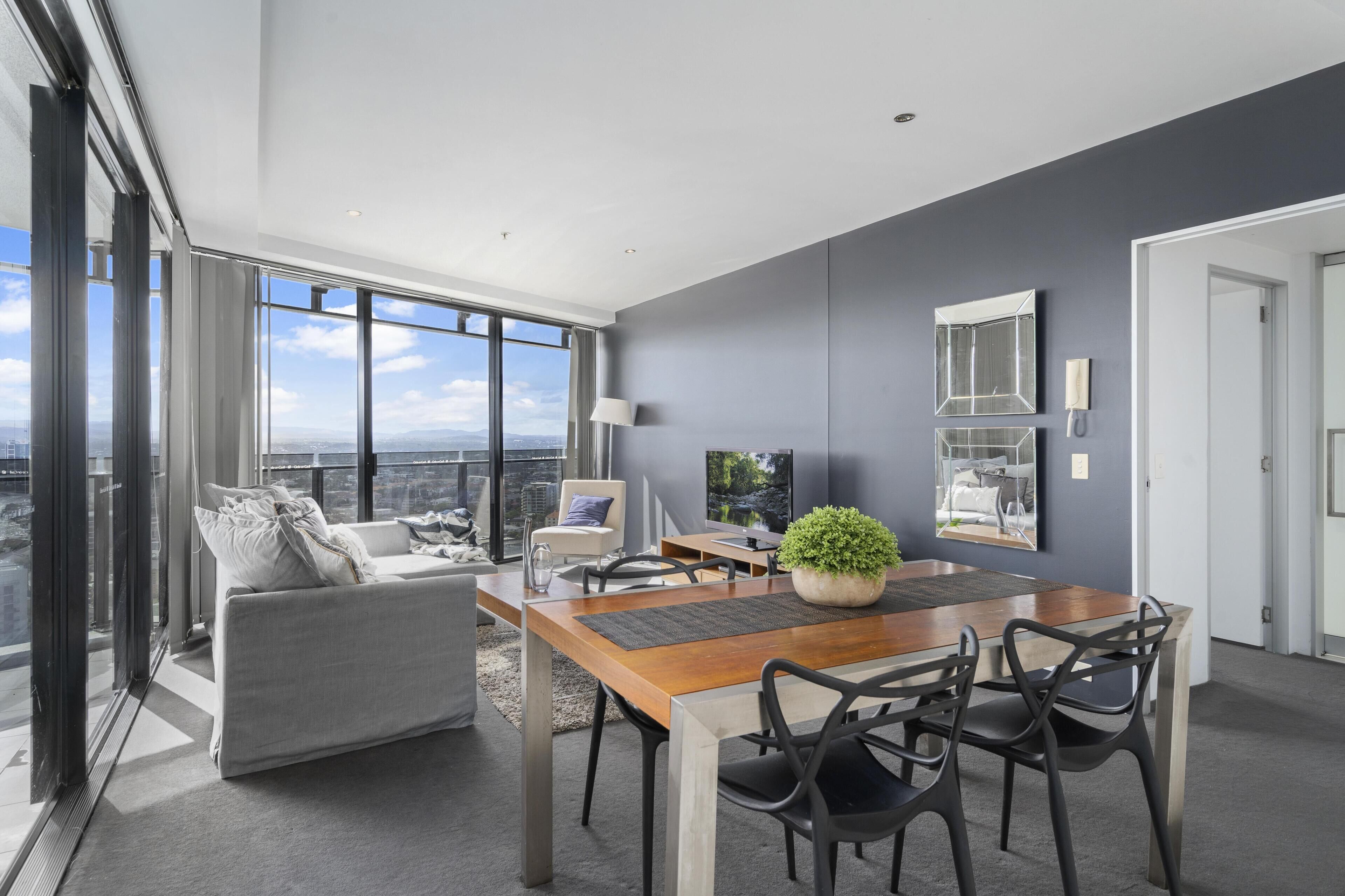 Circle on Cavill – 1 Bed + Study Hinterland View — image 4