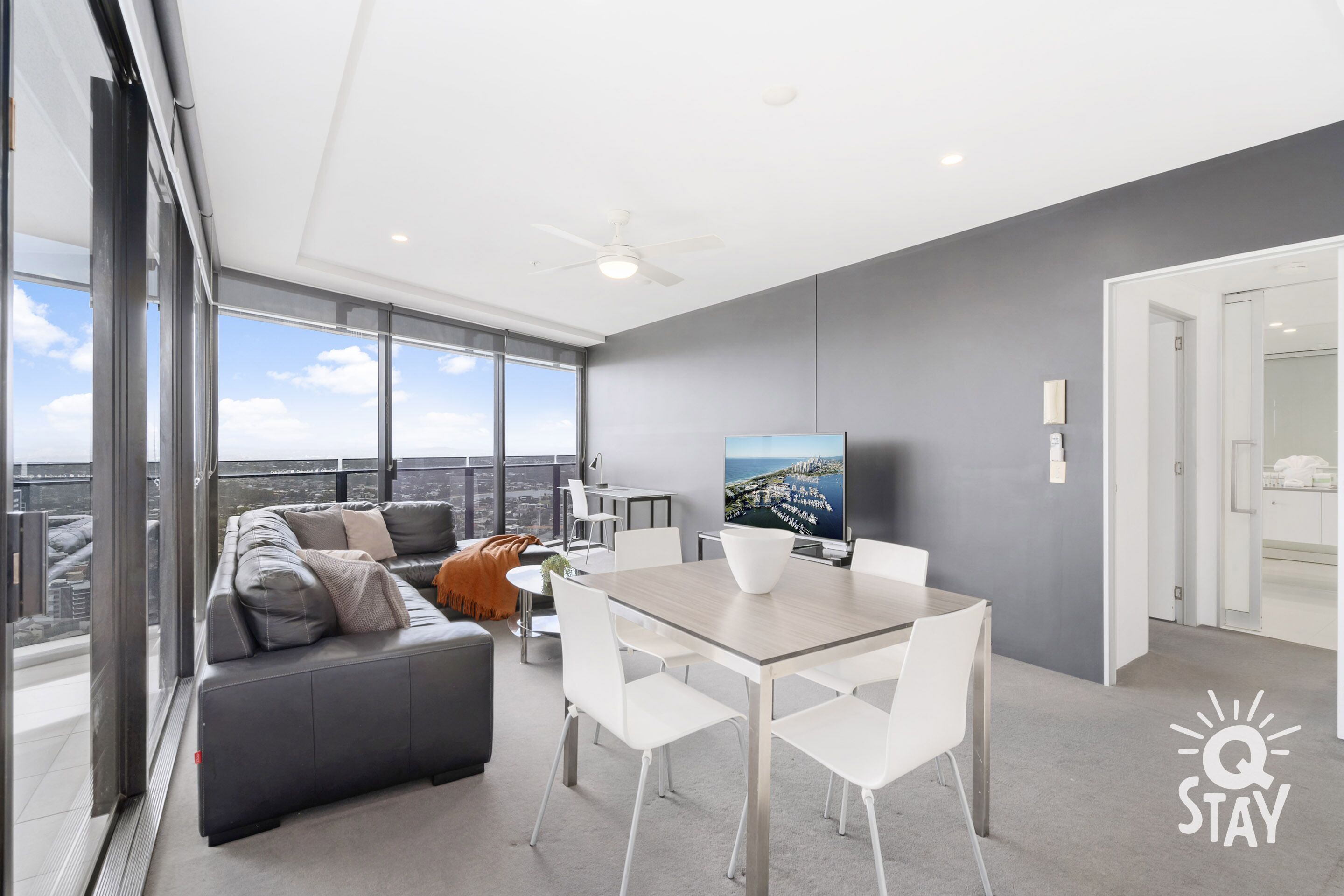 ♦️ Circle on Cavill – 1 Bedroom + Study SPA Hinterland View — Q Stay