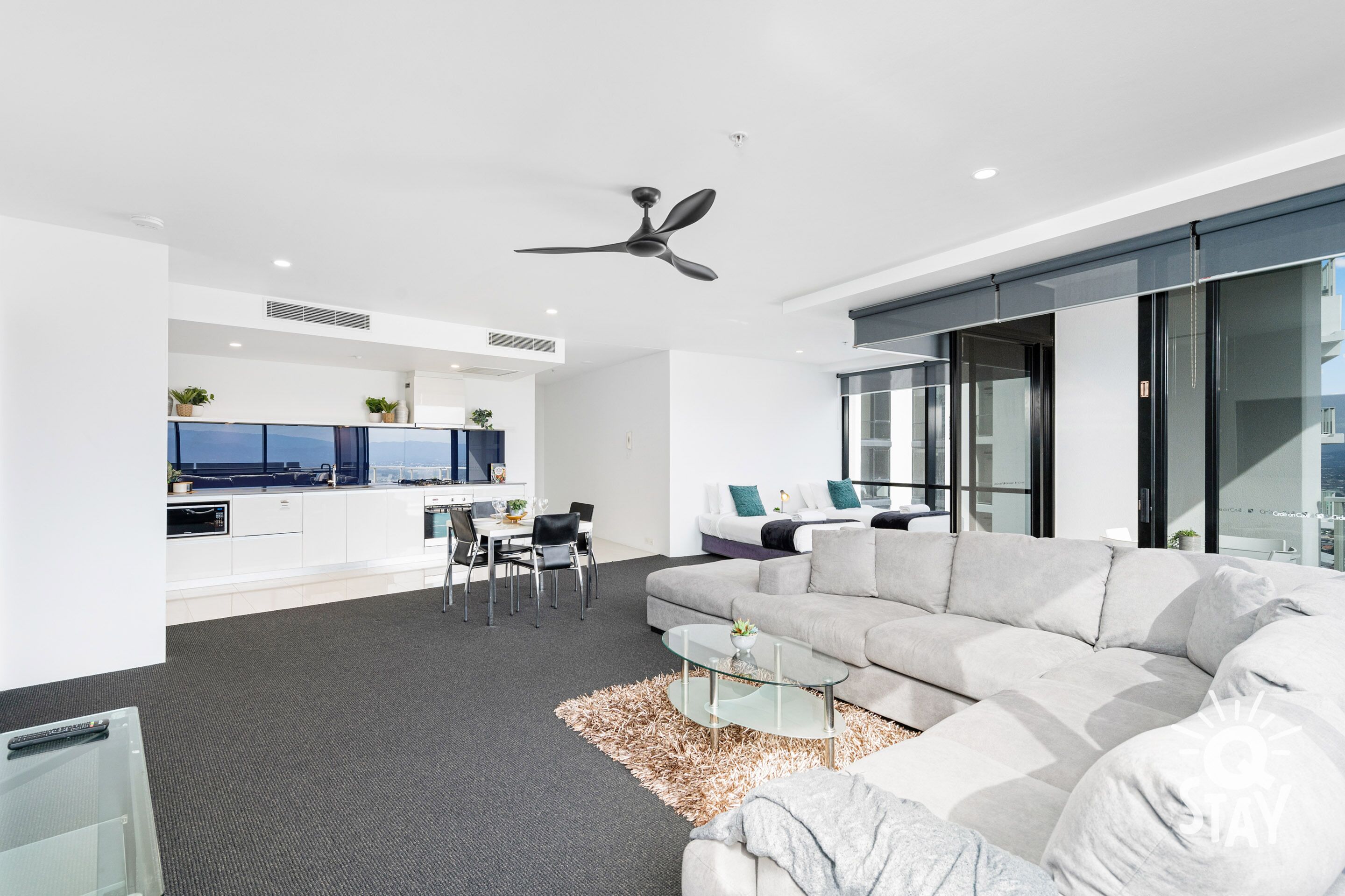♦️ Circle on Cavill – 1 Bedroom SPA + Study Hinterland View Apartment