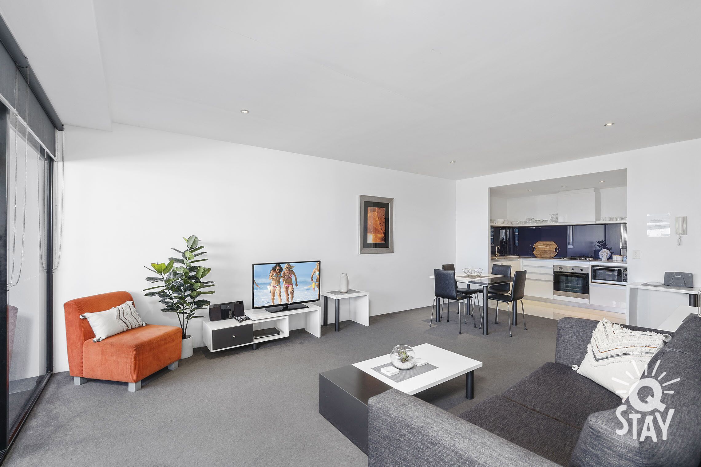 Circle on Cavill – 1 Bedroom + Study Ocean — QStay — image 11