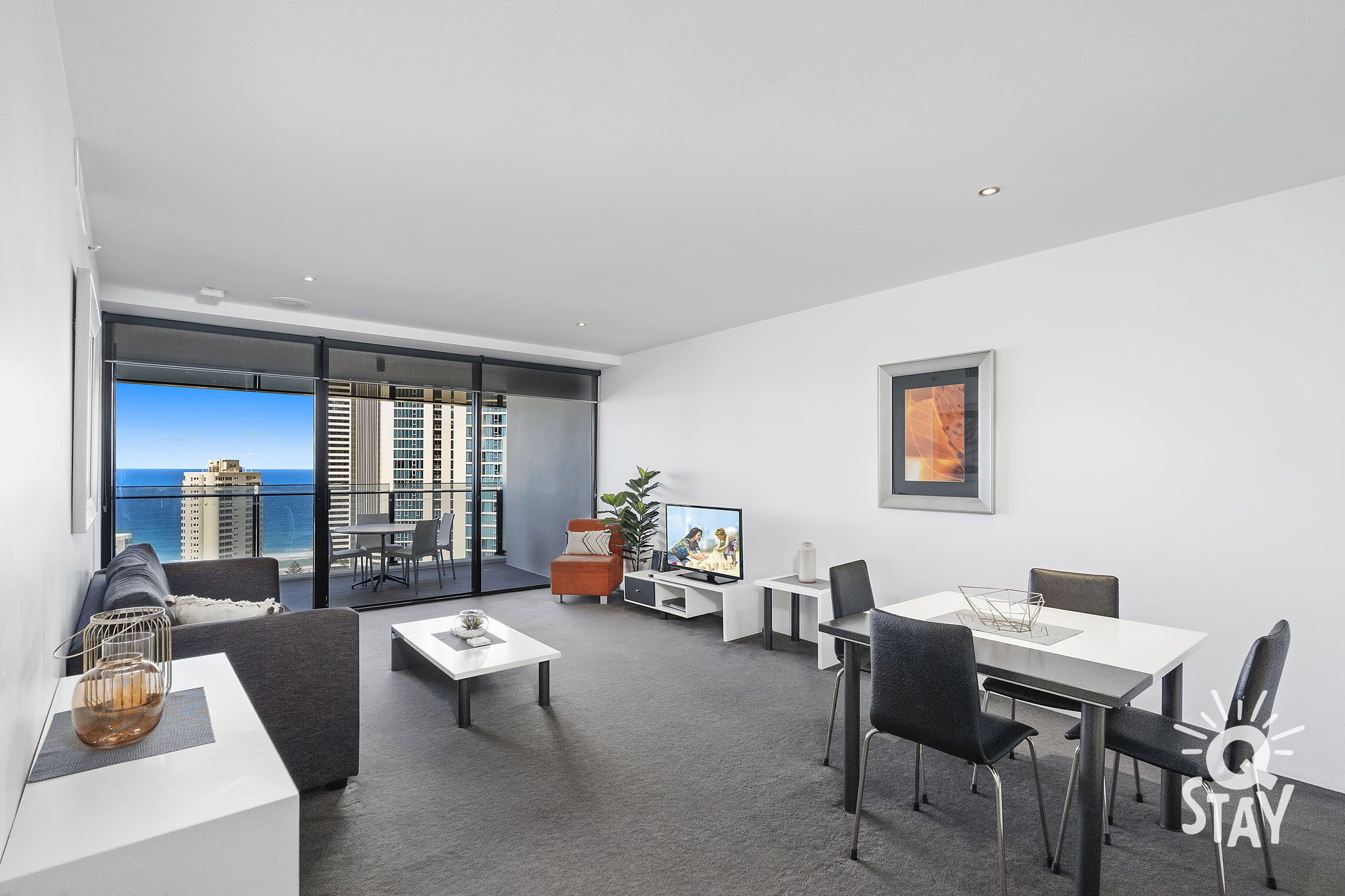 Circle on Cavill – 1 Bedroom + Study Ocean — QStay — image 10