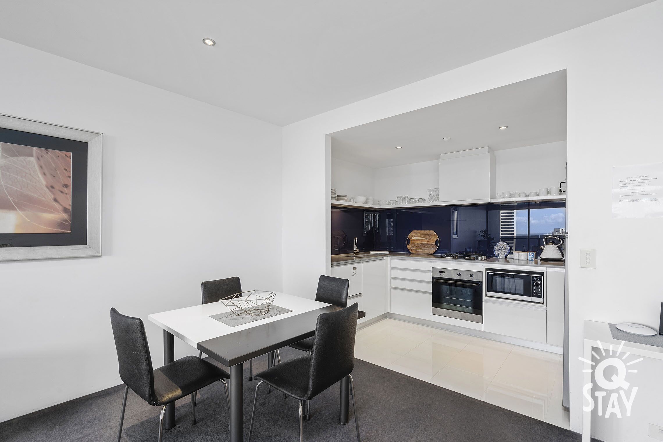 Circle on Cavill – 1 Bedroom + Study Ocean — QStay — image 13