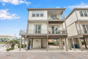 Exterior - Life's Porpoise #A steps from beach, pool (Gulf Shores)