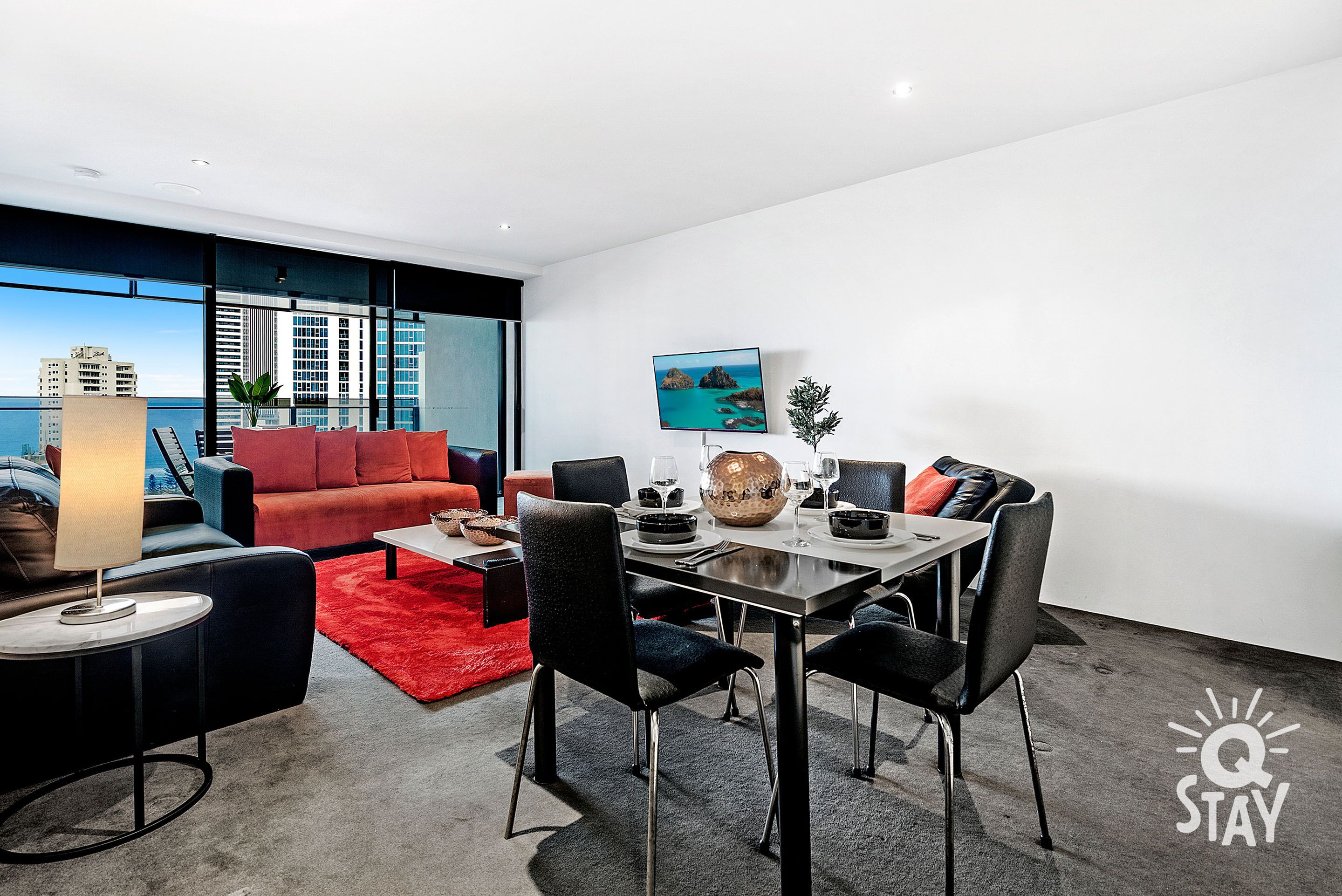 Circle on Cavill – 1 Bed Unit Ocean View — Q Stay — image 4