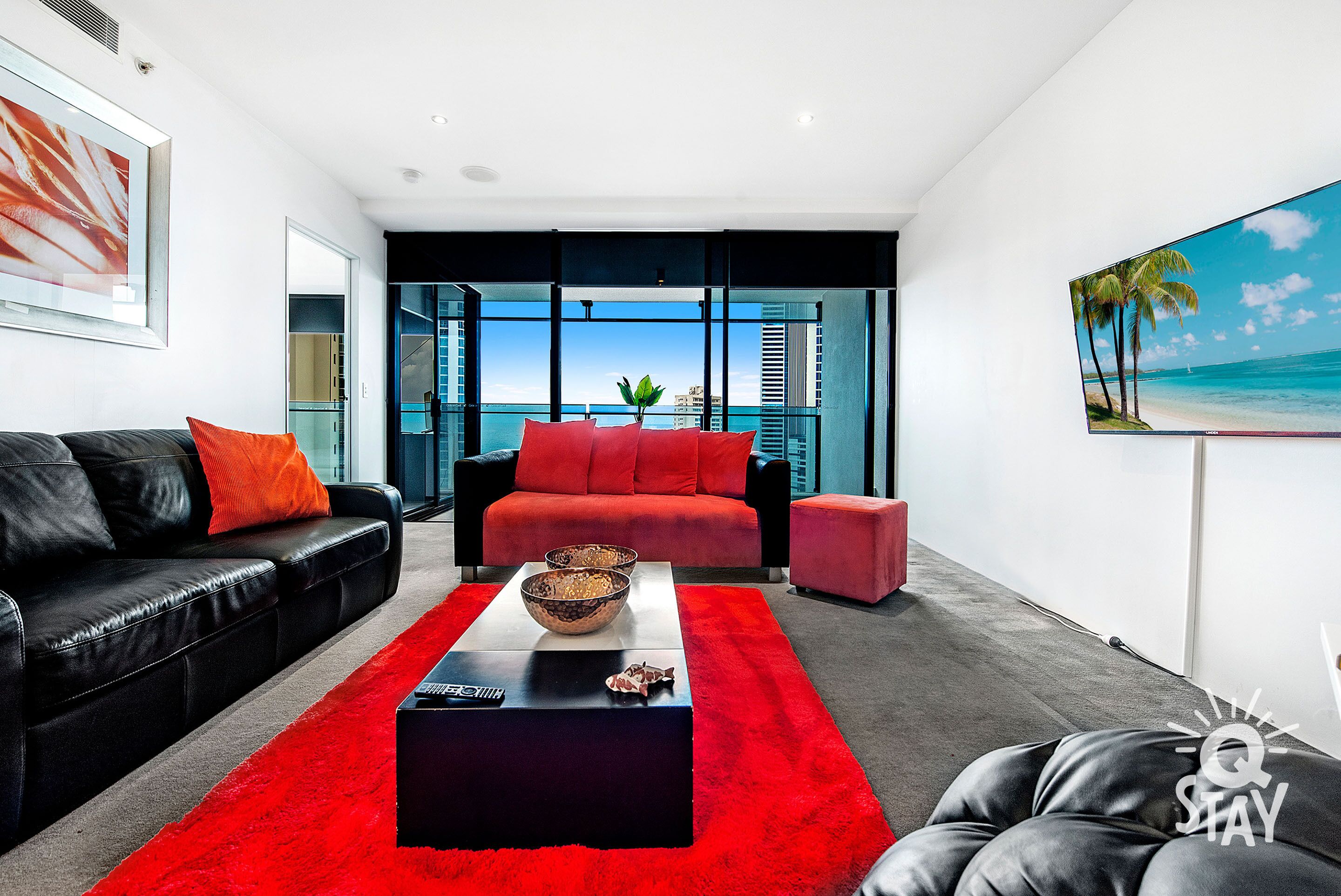 ♦️ Circle on Cavill – 1 Bedroom Ocean SPA Apartment with study — Q Stay