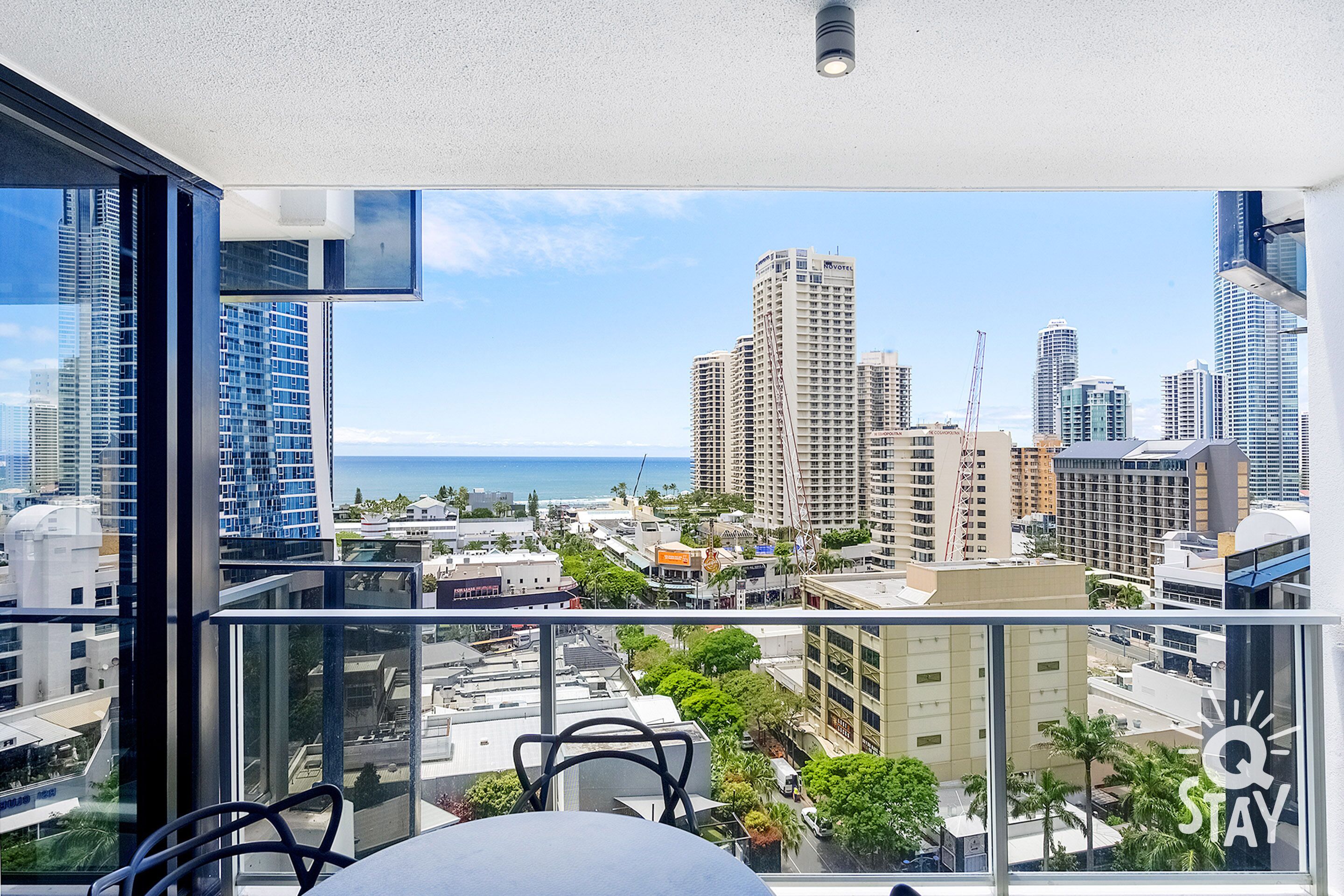 ♦️  Circle on Cavill – 1 Bedroom Apartment with study and Ocean view — Q Stay