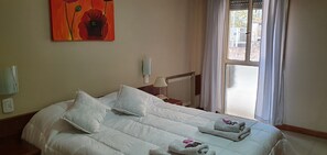 In-room safe, free WiFi - Hotel AATRAC Buenos Aires (Buenos Aires)