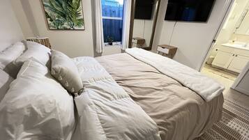 1 bedroom, iron/ironing board, travel cot, free WiFi