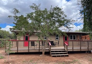Terrace/patio - Coffee Pot Rock Views! Equipped with an Electric Vehicle charger. (Sedona)