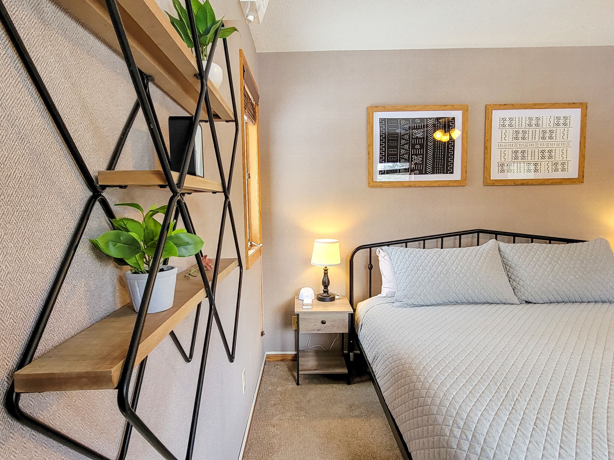 2 habitaciones, tabla de planchar con plancha y wifi gratis 