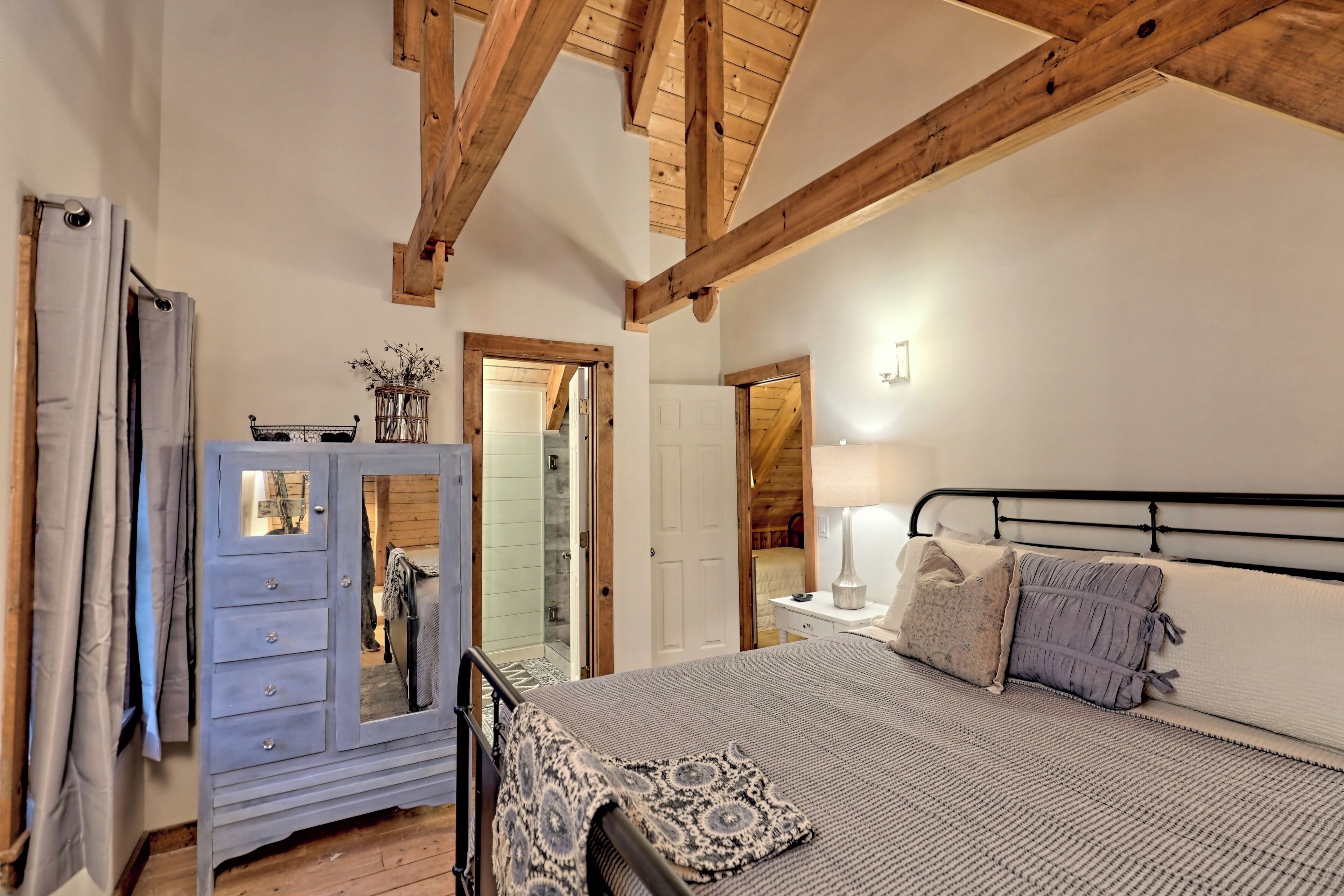 3 soveværelser, skrivebord, strygejern/strygebræt, gratis Wi-Fi