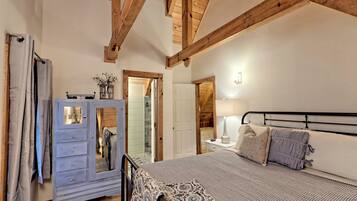 3 soveværelser, skrivebord, strygejern/strygebræt, gratis Wi-Fi