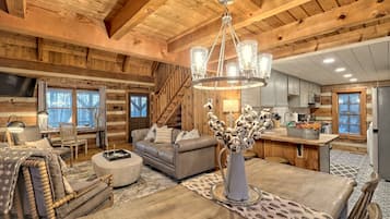Smart TV, fireplace, Netflix, streaming services