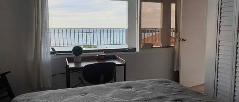 1 slaapkamer, een bureau, een strijkplank/strijkijzer, gratis wifi