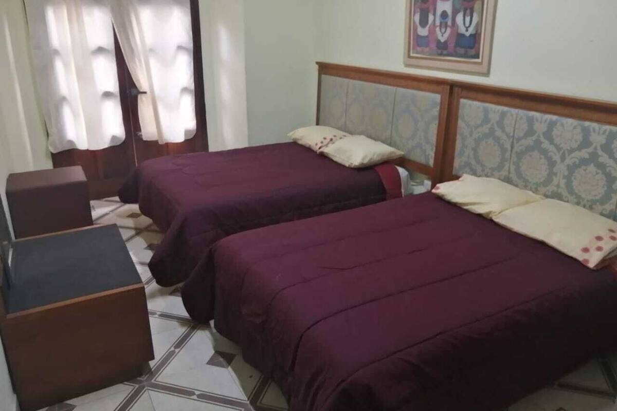 Habitación doble, baño compartido | Wifi gratis y ropa de cama