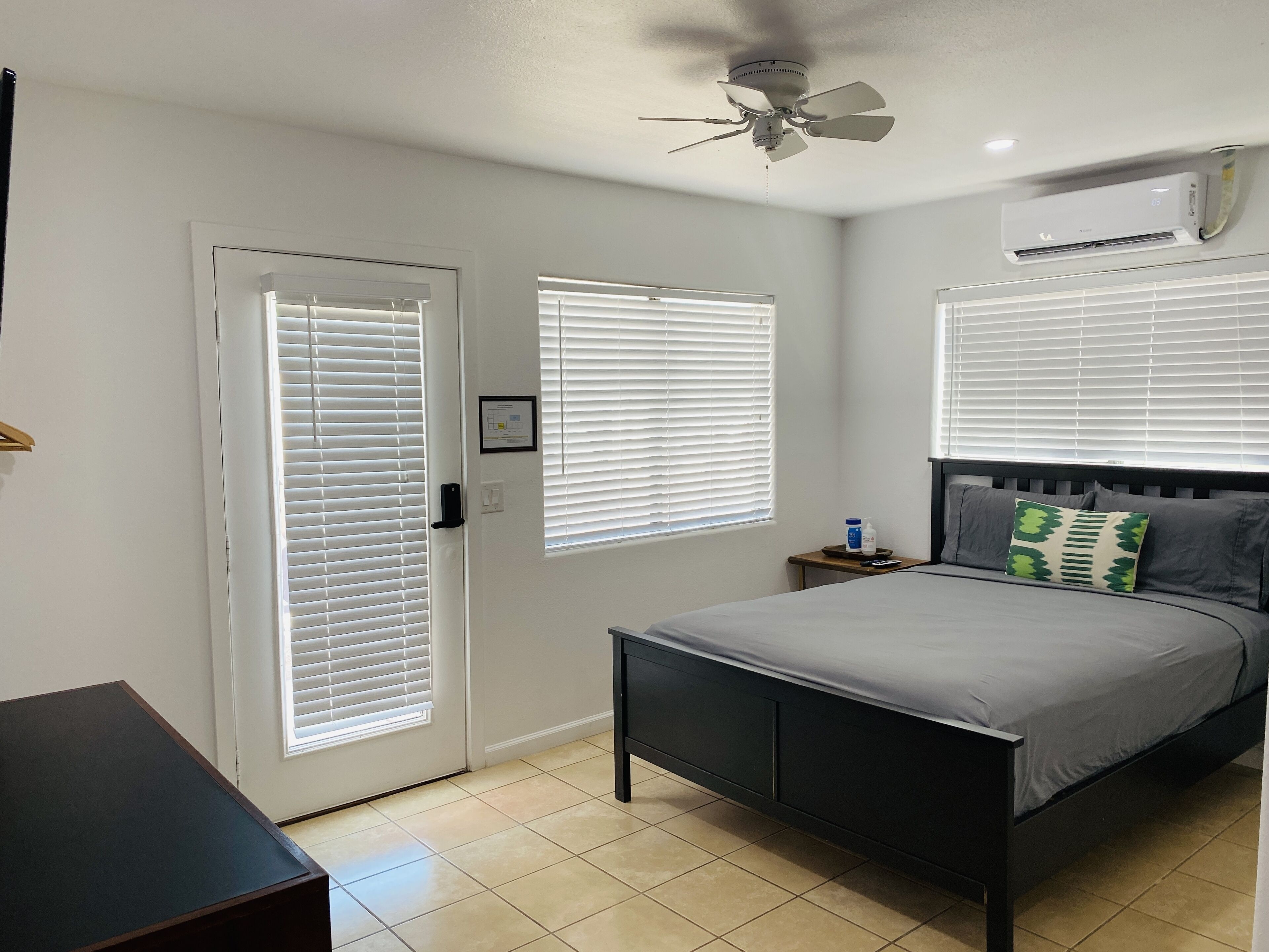 Individually furnished, free WiFi, bed sheets