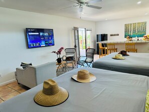 Ameublement personnalisé, Wi-Fi gratuit, draps fournis