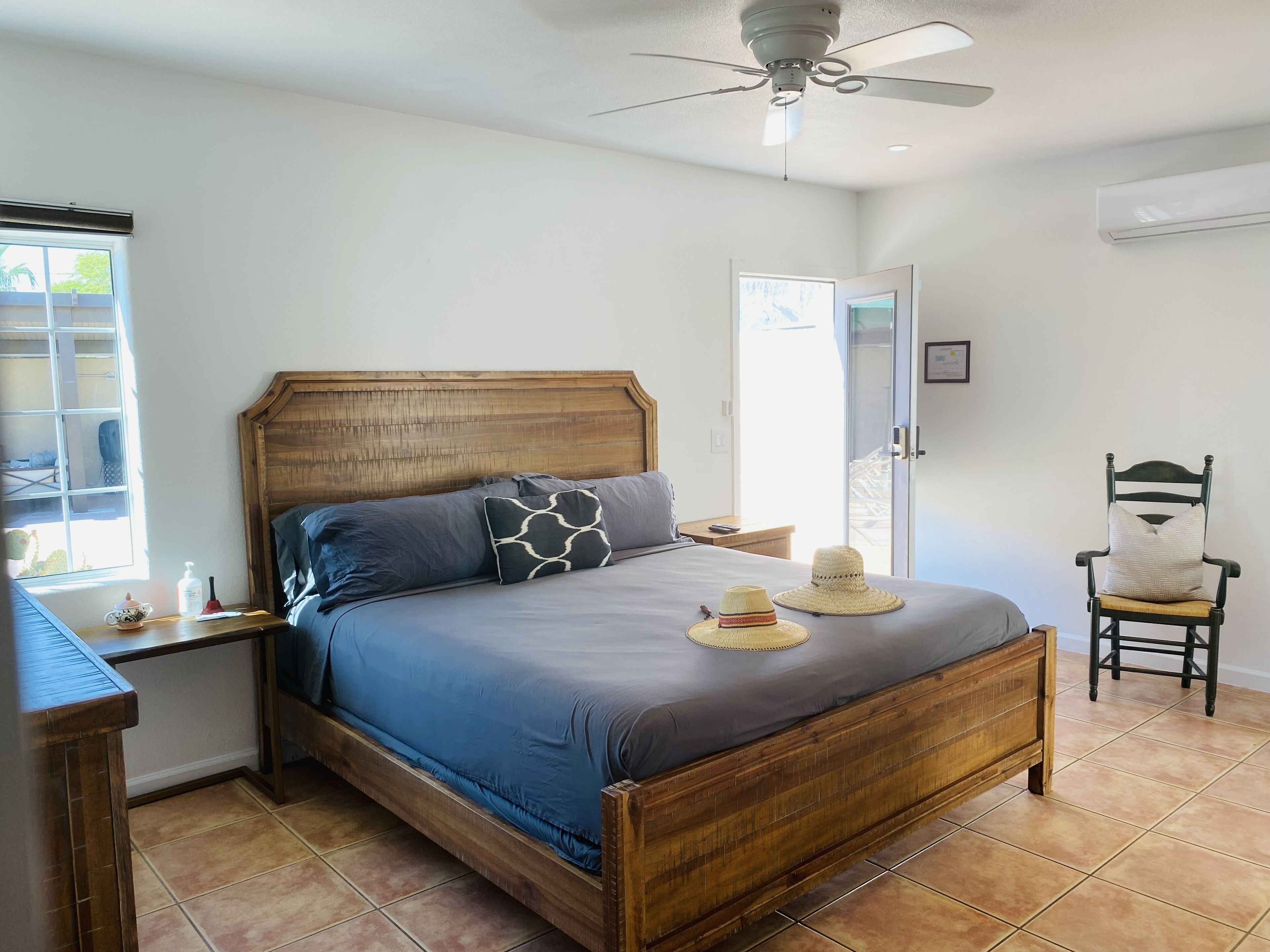 Individually furnished, free WiFi, bed sheets