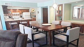 Villa familiar | Comedor