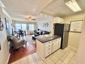 Unclassified image, 4 of 24, button