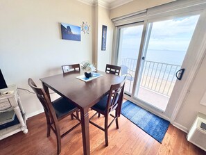 Unclassified image, 2 of 24, button