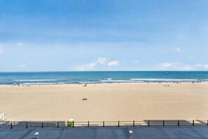 Beach nearby - Wake Up to Ocean Views |Relax & Watch the Waves! 502 (Virginia Beach)