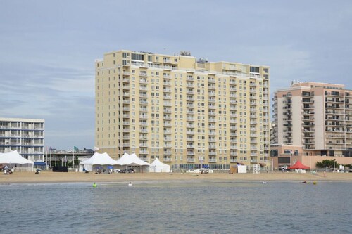 Wake Up to Ocean Views |Relax & Watch the Waves!