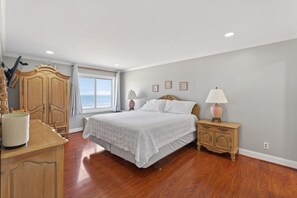 2 bedrooms, WiFi (free), bed sheets