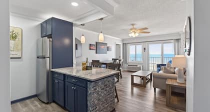 Beachwalk Modern Condo Overlooking Ocean Sunshine!