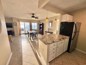 Dining - Grand Oceanfront Living! Views! 1 Bedroom 2bth-506 (Virginia Beach)