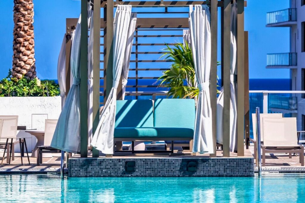 Piscina all'aperto, una piscina riscaldata