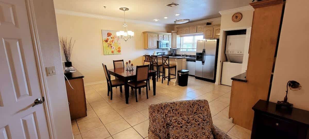 公寓式客房, 多张床, 使用泳池, 泳池景观 | 住宿内部