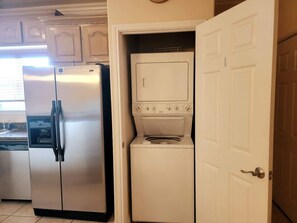 Condo, Multiple Beds, Pool Access, Pool View | Interior