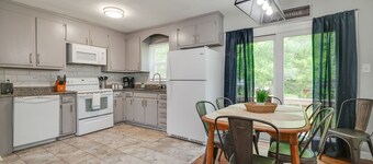 3BR Hampton Home, Central to HU, and Colosseum!