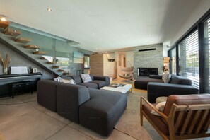 TV, fireplace - Villa Cigogne Annecy le Vieux swimming pool (ANNECY LE VIEUX)