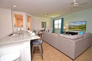 TV, videogiochi, tavolo da calcetto