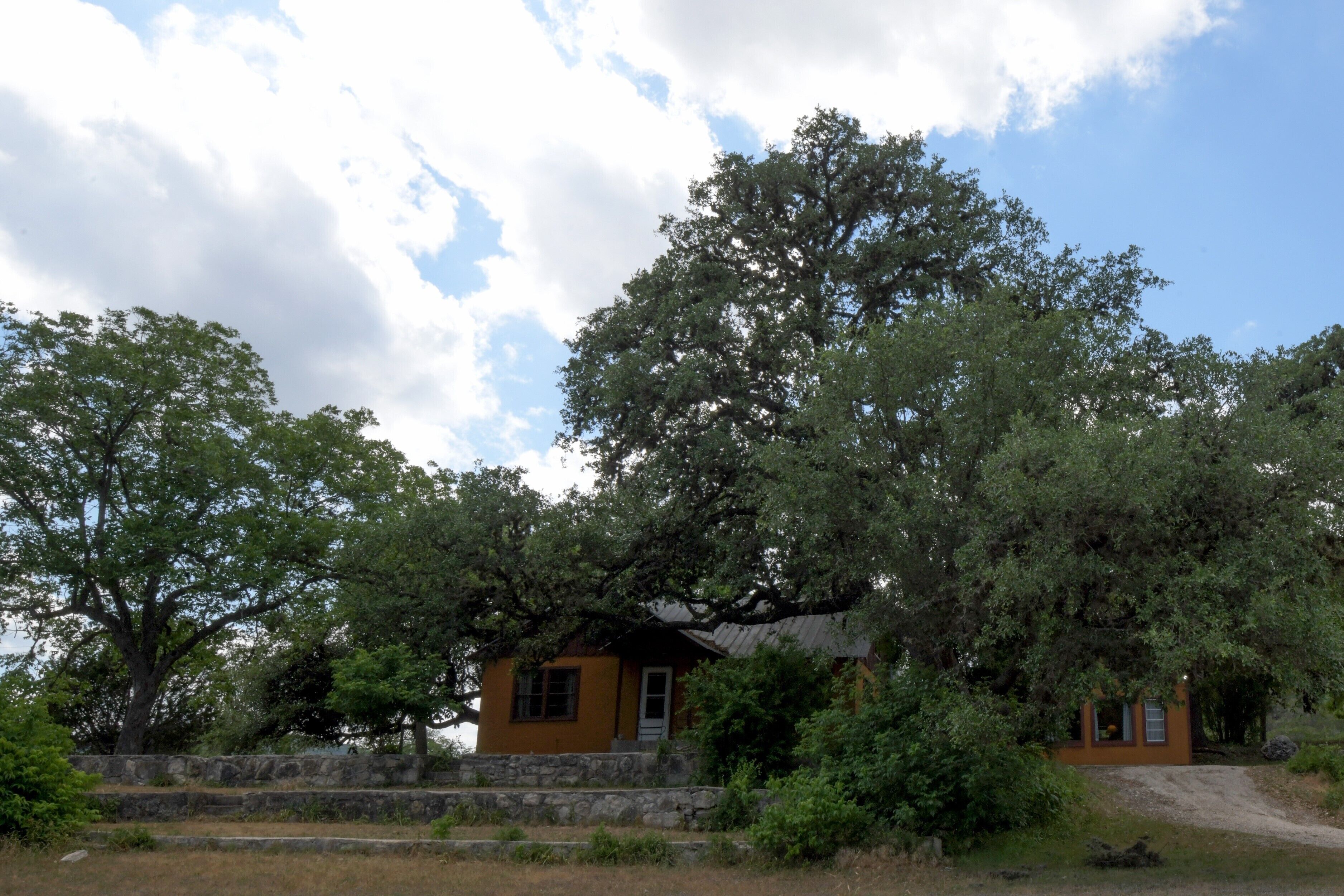 FarmHouse on the Creek near Parks & Winery